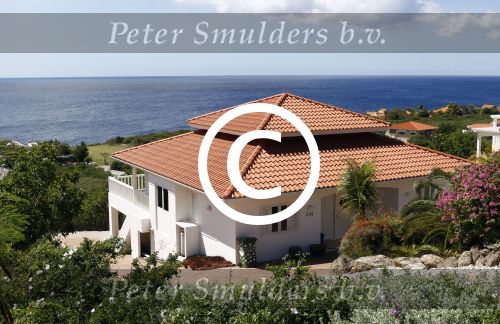 Curacao 20 december 2014
Jeroen Pauw heeft op Coral EState een villa/huis gekocht met een zwembad en zzezicht. Coral Estate is het mmoiste park op Curacao.