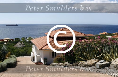 Curacao 20 december 2014
Jeroen Pauw heeft op Coral EState een villa/huis gekocht met een zwembad en zzezicht. Coral Estate is het mmoiste park op Curacao.