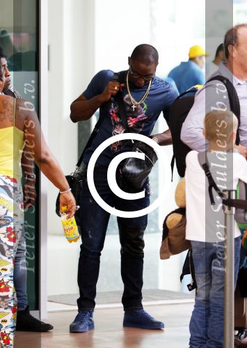 Curacao 1 januari 2015
Jetro Willems en zijn vriendin vliegen vanaf Curacao terug naar Nederland om daar aan de tweede seizoenshelft te beginnen met zijn club PSV
