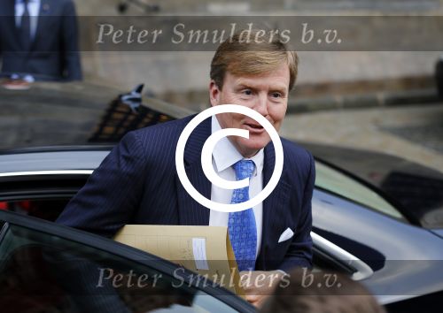 Amsterdam 13 januari 2015
Nieuwjaarsreceptie Koning Willem Alexander en Koningin Maxima in het paleis op de dam.
Ze arriveren in hun verlengde audi A8