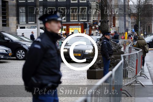 Amsterdam 14 januari 2015
Centaal station van Amsterdam gezien vanuit het eye theater.Koning Willem Alexander en koningin Maxima arriveren bij het paleis op de dam voor de nieuwjaarsreceptie. verlengde A8 Koning Willem Alexander