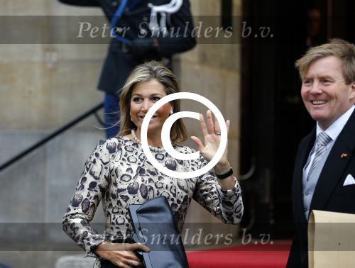 Amsterdam 14 januari 2015
Centaal station van Amsterdam gezien vanuit het eye theater.Koning Willem Alexander en koningin Maxima arriveren bij het paleis op de dam voor de nieuwjaarsreceptie.