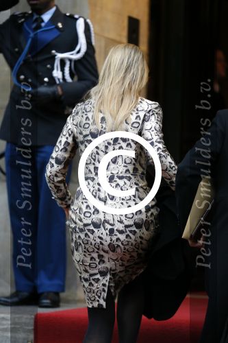 Amsterdam 14 januari 2015
Centaal station van Amsterdam gezien vanuit het eye theater.Koning Willem Alexander en koningin Maxima arriveren bij het paleis op de dam voor de nieuwjaarsreceptie.