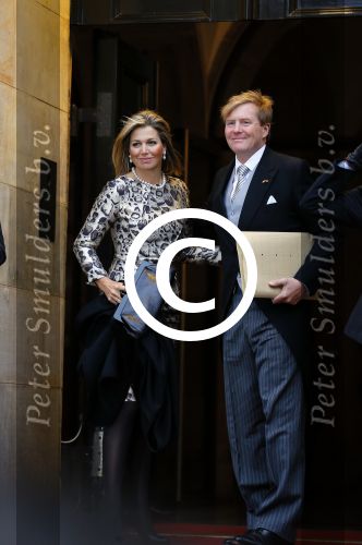 Amsterdam 14 januari 2015
Centaal station van Amsterdam gezien vanuit het eye theater.Koning Willem Alexander en koningin Maxima arriveren bij het paleis op de dam voor de nieuwjaarsreceptie.