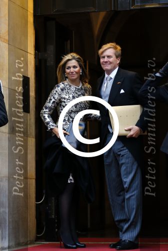 Amsterdam 14 januari 2015
Centaal station van Amsterdam gezien vanuit het eye theater.Koning Willem Alexander en koningin Maxima arriveren bij het paleis op de dam voor de nieuwjaarsreceptie.