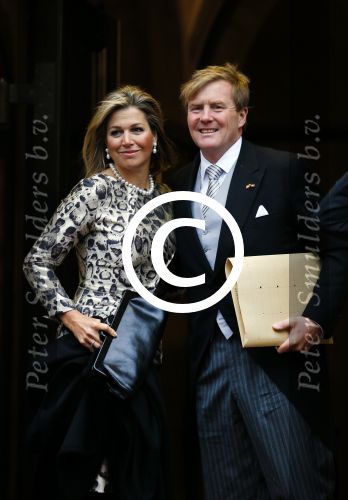 Amsterdam 14 januari 2015
Centaal station van Amsterdam gezien vanuit het eye theater.Koning Willem Alexander en koningin Maxima arriveren bij het paleis op de dam voor de nieuwjaarsreceptie.