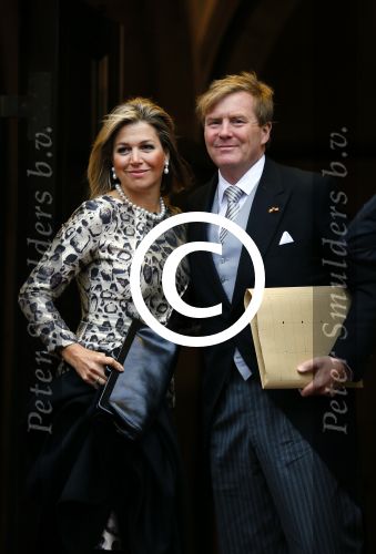 Amsterdam 14 januari 2015
Centaal station van Amsterdam gezien vanuit het eye theater.Koning Willem Alexander en koningin Maxima arriveren bij het paleis op de dam voor de nieuwjaarsreceptie.