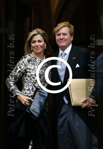 Amsterdam 14 januari 2015
Centaal station van Amsterdam gezien vanuit het eye theater.Koning Willem Alexander en koningin Maxima arriveren bij het paleis op de dam voor de nieuwjaarsreceptie.