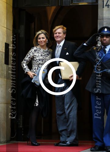 Amsterdam 14 januari 2015
Centaal station van Amsterdam gezien vanuit het eye theater.Koning Willem Alexander en koningin Maxima arriveren bij het paleis op de dam voor de nieuwjaarsreceptie.