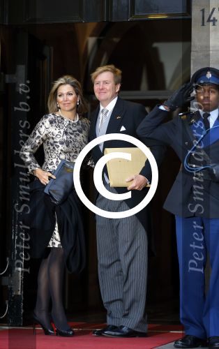 Amsterdam 14 januari 2015
Centaal station van Amsterdam gezien vanuit het eye theater.Koning Willem Alexander en koningin Maxima arriveren bij het paleis op de dam voor de nieuwjaarsreceptie.