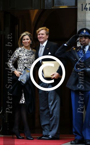 Amsterdam 14 januari 2015
Centaal station van Amsterdam gezien vanuit het eye theater.Koning Willem Alexander en koningin Maxima arriveren bij het paleis op de dam voor de nieuwjaarsreceptie.