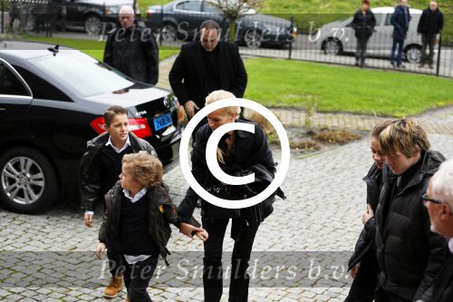 Fijnaart 10 januari 2015Begrafenis van de vader van Frans en Dorus Bauer; Chris in de kerk in Fijnaart.De moeder van Frans en Mariska en de kinderen zijn natuurlijk aanwezig.
