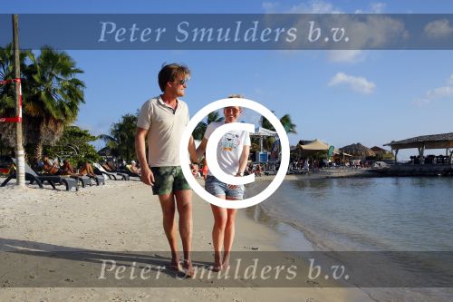 Curacao 31 december 2014
Nick Nielsen heeft met kerst zijn vriendin Joyce ten huwelijk gevraagd in Nederland en is daarna met haar op vakantie gegaan naar Curacao