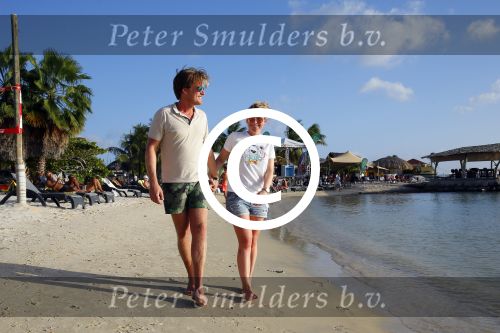 Curacao 31 december 2014
Nick Nielsen heeft met kerst zijn vriendin Joyce ten huwelijk gevraagd in Nederland en is daarna met haar op vakantie gegaan naar Curacao