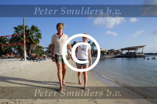 Curacao 31 december 2014
Nick Nielsen heeft met kerst zijn vriendin Joyce ten huwelijk gevraagd in Nederland en is daarna met haar op vakantie gegaan naar Curacao
