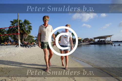 Curacao 31 december 2014
Nick Nielsen heeft met kerst zijn vriendin Joyce ten huwelijk gevraagd in Nederland en is daarna met haar op vakantie gegaan naar Curacao