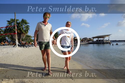 Curacao 31 december 2014
Nick Nielsen heeft met kerst zijn vriendin Joyce ten huwelijk gevraagd in Nederland en is daarna met haar op vakantie gegaan naar Curacao