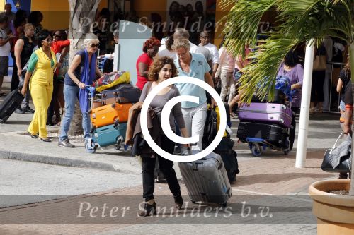 Curacao 1 januari 2015
Jeroen Pauw arriveert met zijn vriendin Nimet Groeneweg op  vliegveld Hato om hier samen met haar een vakantie te vieren.