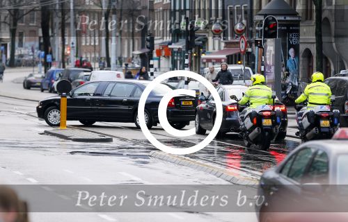 Amsterdam 13 januari 2015
Nieuwjaarsreceptie Koning Willem Alexander en Koningin Maxima in het paleis op de dam.
Prinses Beatrix in haar verlengde Volvo