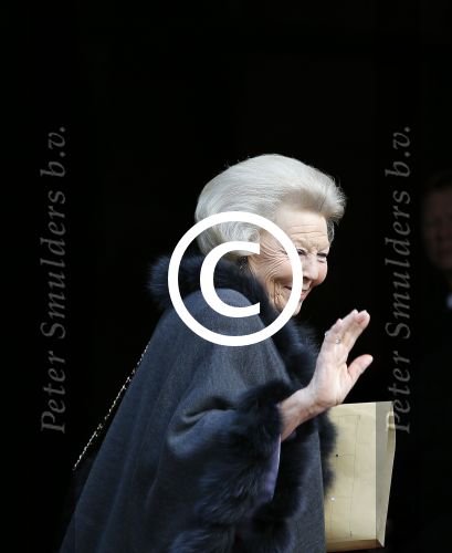 Amsterdam 13 januari 2015
Nieuwjaarsreceptie Koning Willem Alexander en Koningin Maxima in het paleis op de dam.
Prinses Beatrix in haar verlengde Volvo