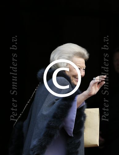 Amsterdam 13 januari 2015
Nieuwjaarsreceptie Koning Willem Alexander en Koningin Maxima in het paleis op de dam.
Prinses Beatrix in haar verlengde Volvo