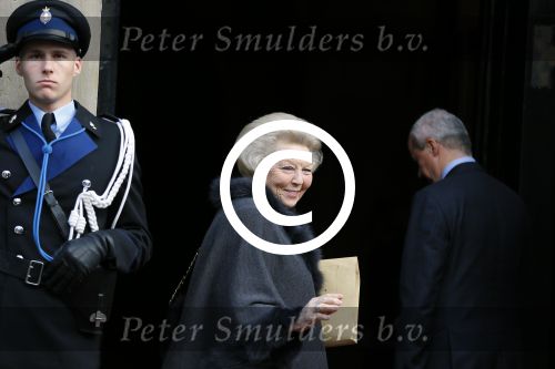 Amsterdam 13 januari 2015
Nieuwjaarsreceptie Koning Willem Alexander en Koningin Maxima in het paleis op de dam.
Prinses Beatrix in haar verlengde Volvo