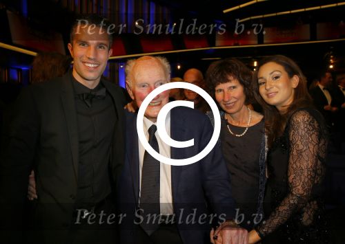 Amsterdam 16 december 2014
Sportman van het jaar verkiezing in de RAI.
Robin v Persie met zijn vrouw, moeder en opa