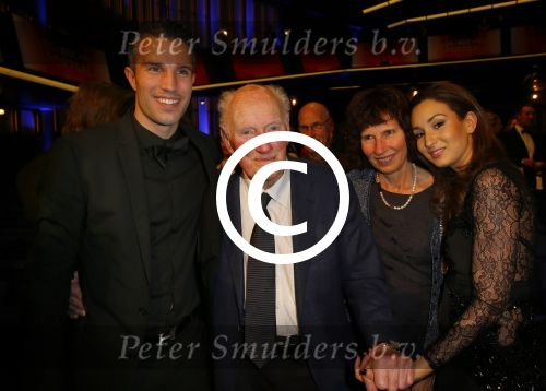 Amsterdam 16 december 2014
Sportman van het jaar verkiezing in de RAI.
Robin v Persie met zijn vrouw, moeder en opa