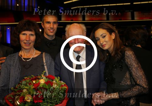 Amsterdam 16 december 2014
Sportman van het jaar verkiezing in de RAI.
Robin v Persie met zijn vrouw, moeder en Opa