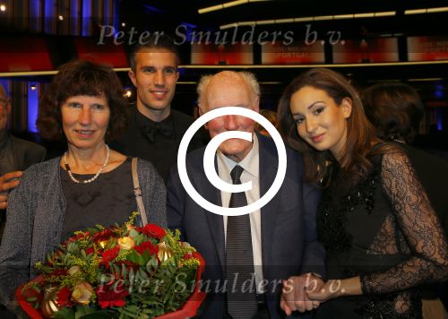 Amsterdam 16 december 2014
Sportman van het jaar verkiezing in de RAI.
Robin v Persie met zijn vrouw, moeder en Opa