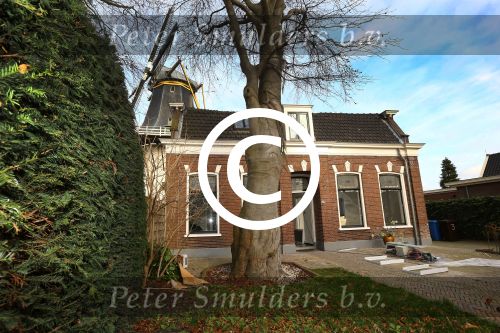 Alphen a/d Rijn 23 December 2014
Thomas Berge met zijn partner Myrthe in hun nieuwe huis