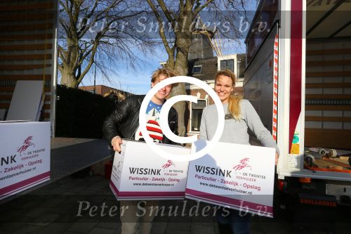Alphen a/d Rijn 23 December 2014
Thomas Berge met zijn partner Myrthe in hun nieuwe huis