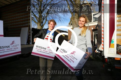Alphen a/d Rijn 23 December 2014
Thomas Berge met zijn partner Myrthe in hun nieuwe huis