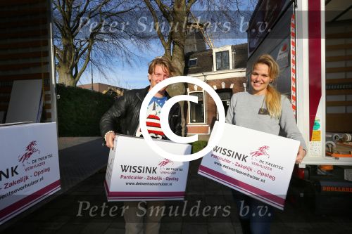 Alphen a/d Rijn 23 December 2014
Thomas Berge met zijn partner Myrthe in hun nieuwe huis