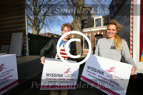 Alphen a/d Rijn 23 December 2014
Thomas Berge met zijn partner Myrthe in hun nieuwe huis
