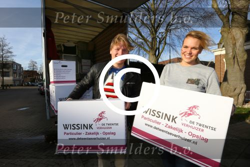 Alphen a/d Rijn 23 December 2014
Thomas Berge met zijn partner Myrthe in hun nieuwe huis