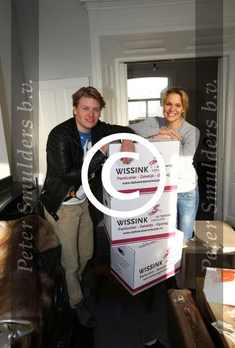 Alphen a/d Rijn 23 December 2014
Thomas Berge met zijn partner Myrthe in hun nieuwe huis
