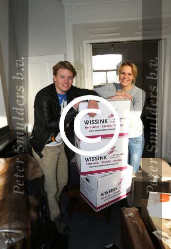 Alphen a/d Rijn 23 December 2014
Thomas Berge met zijn partner Myrthe in hun nieuwe huis