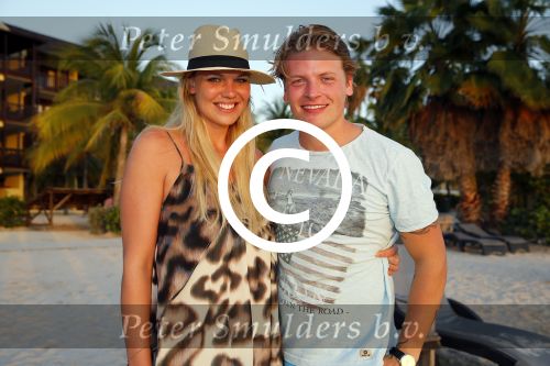 Curacao 31 december 2014
Thomas Berge en Myrthe Milius zijn op Curacao voor een optreden bij het Lions Dive Hotel. Thomas draagt een buddha to Buddha armband