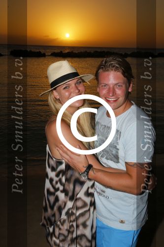Curacao 31 december 2014
Thomas Berge en Myrthe Milius zijn op Curacao voor een optreden bij het Lions Dive Hotel. Thomas draagt een buddha to Buddha armband