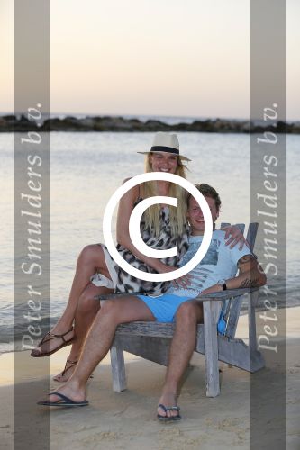 Curacao 31 december 2014
Thomas Berge en Myrthe Milius zijn op Curacao voor een optreden bij het Lions Dive Hotel. Thomas draagt een buddha to Buddha armband