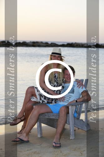 Curacao 31 december 2014
Thomas Berge en Myrthe Milius zijn op Curacao voor een optreden bij het Lions Dive Hotel. Thomas draagt een buddha to Buddha armband
