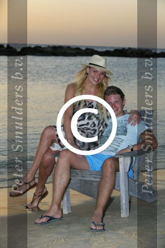 Curacao 31 december 2014
Thomas Berge en Myrthe Milius zijn op Curacao voor een optreden bij het Lions Dive Hotel. Thomas draagt een buddha to Buddha armband