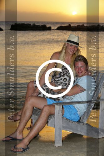 Curacao 31 december 2014
Thomas Berge en Myrthe Milius zijn op Curacao voor een optreden bij het Lions Dive Hotel. Thomas draagt een buddha to Buddha armband