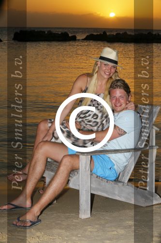 Curacao 31 december 2014
Thomas Berge en Myrthe Milius zijn op Curacao voor een optreden bij het Lions Dive Hotel. Thomas draagt een buddha to Buddha armband