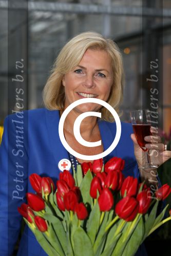 Lisse 15 januari 2015
Irene Moors doopt de rode kruis tulp.