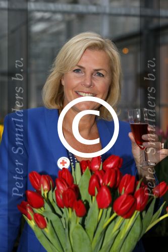 Lisse 15 januari 2015
Irene Moors doopt de rode kruis tulp.