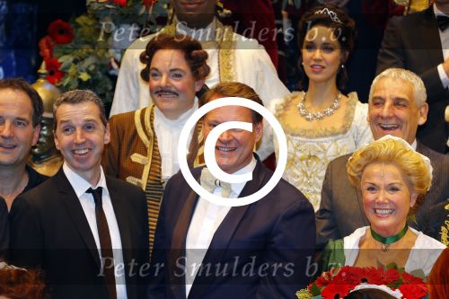 Scheveningen 13 december 2015
Premiere beauty and the beast met castleden oa Anouk Maas Freek Bartels Edwin Jonker Tony Neef Hugo Haenen en Loeki Knol.
Premiere vond plaats in het circustheater. Albert Verlinde is producent