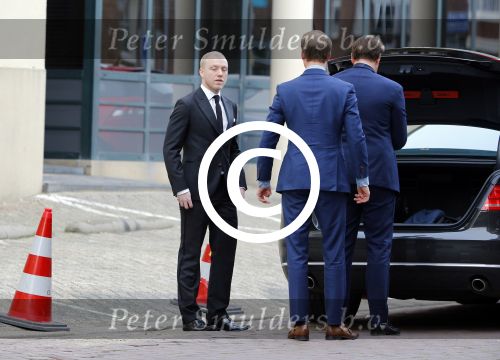 A4 en Scheveningen 13 december 2015
Albert Verlinde en Onno Hoes rijden met 1 auto naar de premiere van Beauty & the beast in het circustheater
