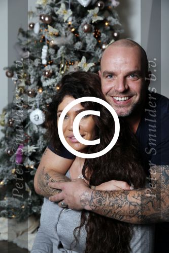 Apeldoorn 1 december 2015
Andy en Melisa v d Meyde met hun kinderen thuis voor de kerstboom